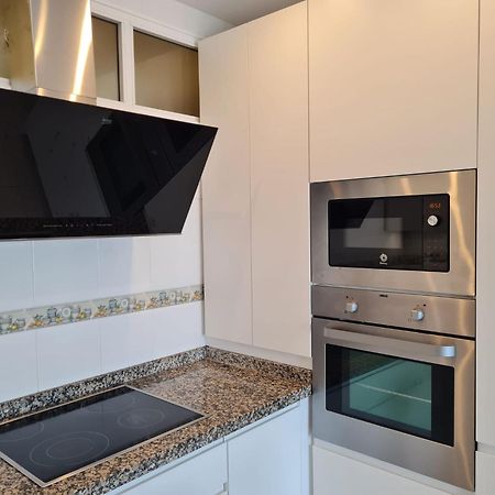 Fuengirola. Bonito Apartamento En Paseo Maritimo. Espectaculares Vistas Al Mar. Primera Linea Экстерьер фото