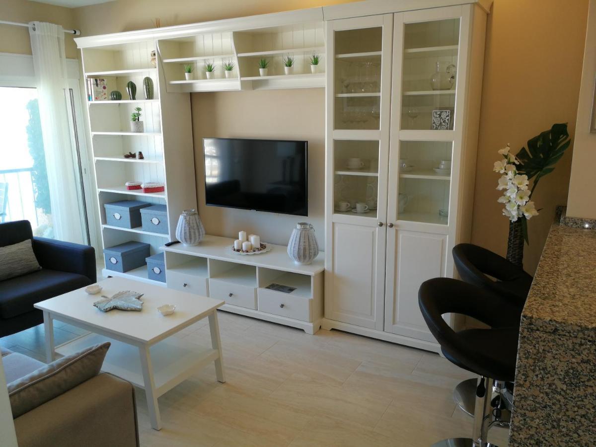 Fuengirola. Bonito Apartamento En Paseo Maritimo. Espectaculares Vistas Al Mar. Primera Linea Экстерьер фото